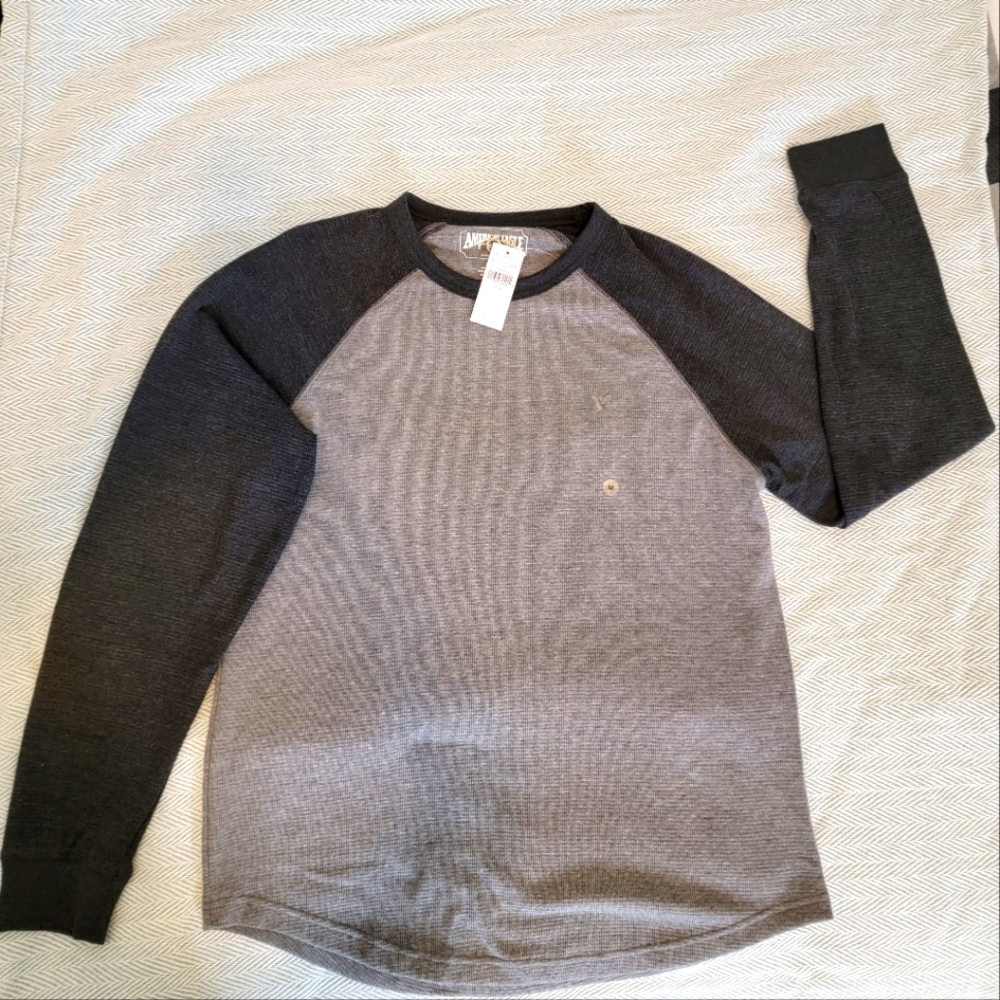 American Eagle Men's Longsleeve shirt